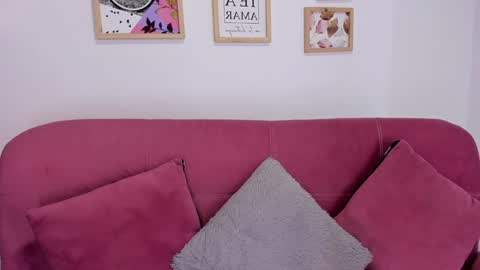 Snapshot of juanita_owens chatting on 12-21-24, 12:20 juanita_owens online show from 12-21-24, 12:20