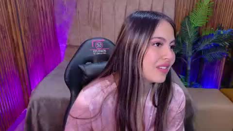 Snapshot of juanita_tay chatting on 07-09-26, 11:47 JUANITA online show from 07-09-26, 11:47