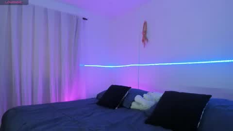 Blue online show from 02-17-25, 04:37