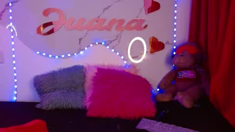 Snapshot of juanitared chatting on 12-04-25, 11:24 Juanita online show from 12-04-25, 11:24