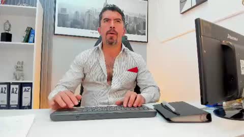 Snapshot of juank_fit45 chatting on 07-27-26, 04:30 Juan k online show from 07-27-26, 04:30
