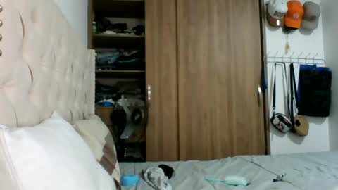 Snapshot of juanpuentes206 chatting on 07-11-26, 07:16 jeanpol online show from 07-11-26, 07:16