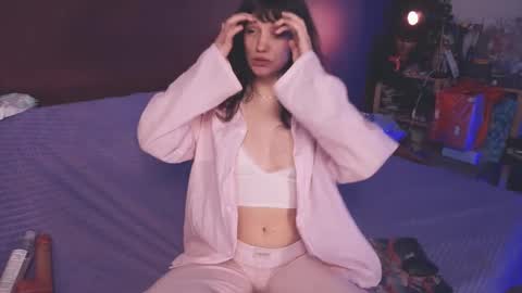 Snapshot of juby_yubi chatting on 01-28-25, 04:41 Arina online show from 01-28-25, 04:41