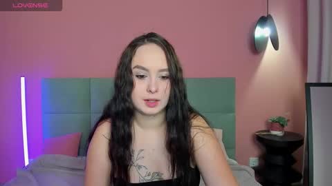 Snapshot of judyingram chatting on 11-26-25, 01:06 Judy online show from 11-26-25, 01:06