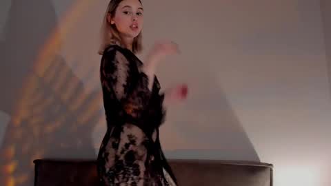 Snapshot of judymiles chatting on 02-05-25, 05:09 Angelica online show from 02-05-25, 05:09