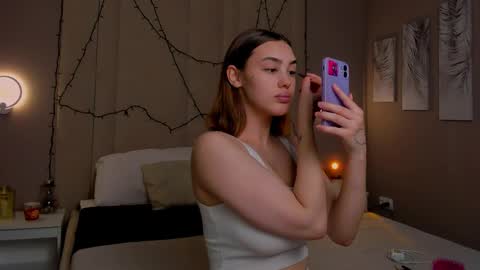 Snapshot of judymiles chatting on 09-11-25, 01:39 Angelica online show from 09-11-25, 01:39