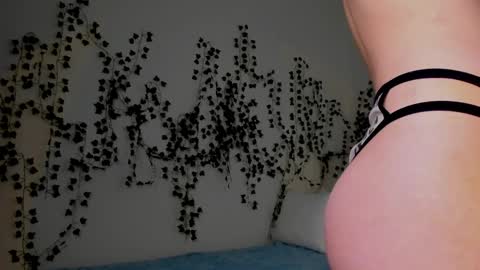 Snapshot of judymiles chatting on 10-17-25, 02:04 Angelica online show from 10-17-25, 02:04