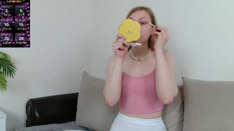 Snapshot of juicegirl340 chatting on 11-13-25, 08:24 Lola fav pattern 357595250 online show from 11-13-25, 08:24