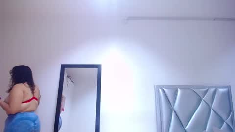 juicy_bignipples18 online show from 12-16-24, 01:43