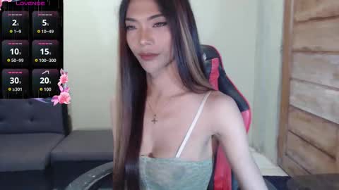 Snapshot of juicy_cumellah chatting on 09-17-25, 06:53 Ellah online show from 09-17-25, 06:53