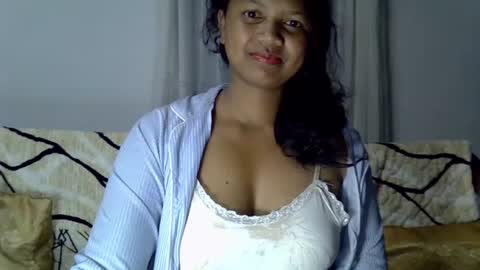 Snapshot of juicy_pretty chatting on 08-07-26, 01:51 stellah online show from 08-07-26, 01:51