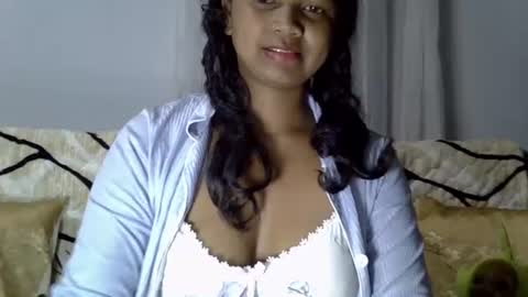 Snapshot of juicy_pretty chatting on 08-09-26, 01:51 stellah online show from 08-09-26, 01:51