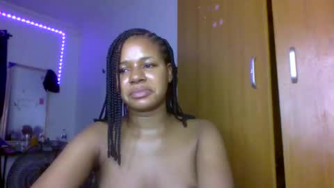 Snapshot of juicy_pussy1122 chatting on 03-22-26, 06:39 Emily online show from 03-22-26, 06:39
