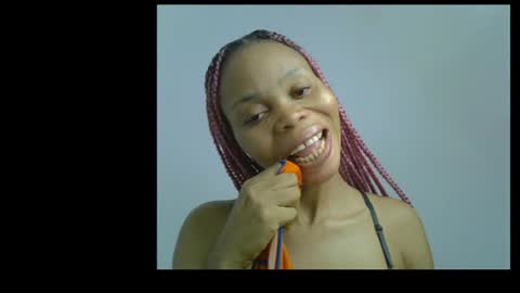 Snapshot of juicy_slut0 chatting on 06-21-26, 04:31 Champaign online show from 06-21-26, 04:31