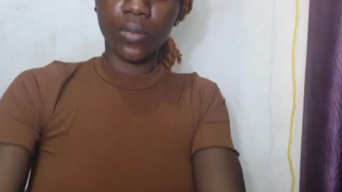Snapshot of juicyberryx chatting on 06-05-26, 09:53 queen online show from 06-05-26, 09:53
