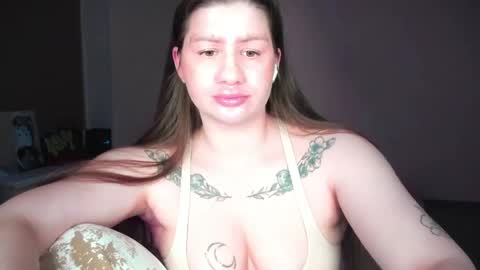 Snapshot of juicyhelenx chatting on 04-19-26, 06:10 Elena online show from 04-19-26, 06:10