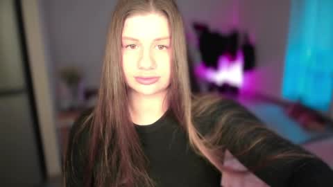 Snapshot of juicyhelenx chatting on 04-30-26, 04:24 Elena online show from 04-30-26, 04:24