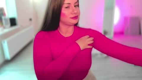 Snapshot of juicyhelenx chatting on 06-15-26, 03:25 Elena online show from 06-15-26, 03:25