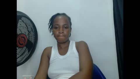Snapshot of juicykinkx chatting on 10-31-25, 02:12 juicykinkx online show from 10-31-25, 02:12