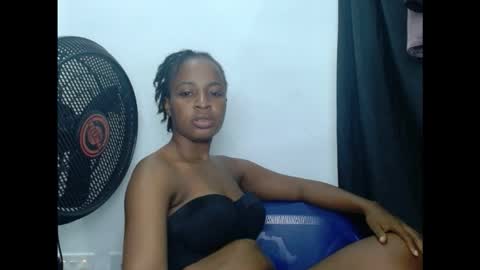 Snapshot of juicykinkx chatting on 10-31-25, 08:10 juicykinkx online show from 10-31-25, 08:10