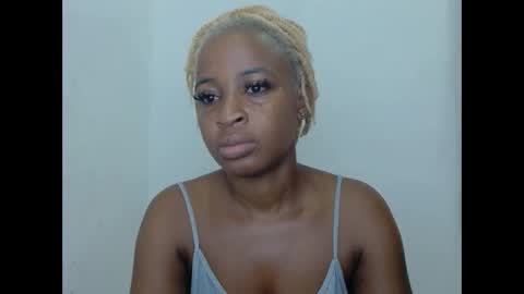 Snapshot of juicykinkx chatting on 12-01-25, 11:37 juicykinkx online show from 12-01-25, 11:37