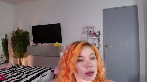 Snapshot of juicyshow chatting on 11-21-25, 01:37 Hiya Im your sweet Lia online show from 11-21-25, 01:37