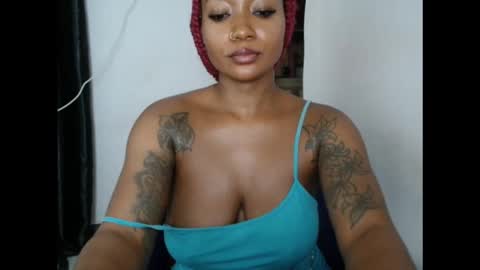 Snapshot of juicyxpink chatting on 10-15-25, 11:38 juicyxpink online show from 10-15-25, 11:38