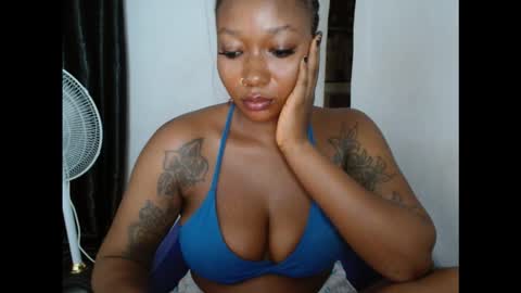 Snapshot of juicyxpink chatting on 11-10-25, 11:48 juicyxpink online show from 11-10-25, 11:48