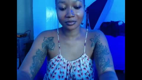 Snapshot of juicyxpink chatting on 12-16-25, 02:44 juicyxpink online show from 12-16-25, 02:44