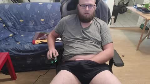 Julcs online show from 12-20-24, 01:33