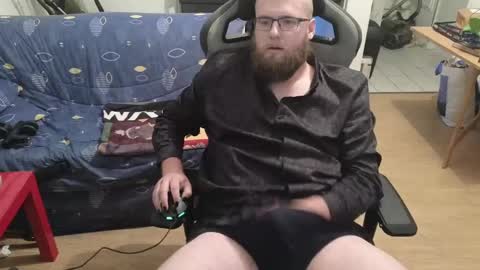 Julcs online show from 12-22-24, 04:06