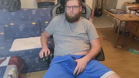 Julcs online show from 02-06-25, 06:24