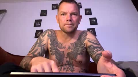 Snapshot of julemanddenmark chatting on 10-22-25, 06:18 julemanddenmark online show from 10-22-25, 06:18