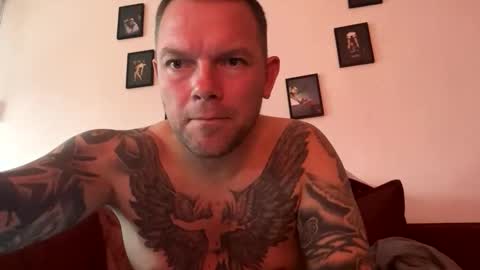 Snapshot of julemanddenmark chatting on 10-23-25, 02:05 julemanddenmark online show from 10-23-25, 02:05