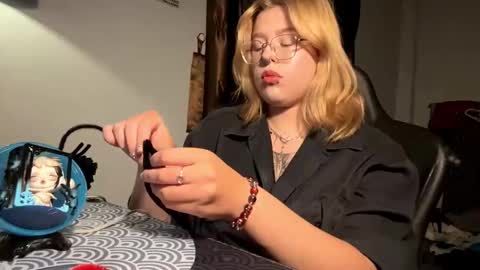 Elvia online show from 03-02-26, 02:13