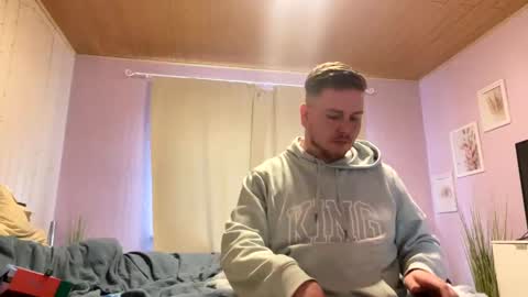 Snapshot of jules0612 chatting on 02-20-25, 11:31 jules0612 online show from 02-20-25, 11:31