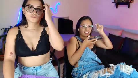 Jules and Gia online show from 02-21-25, 12:16