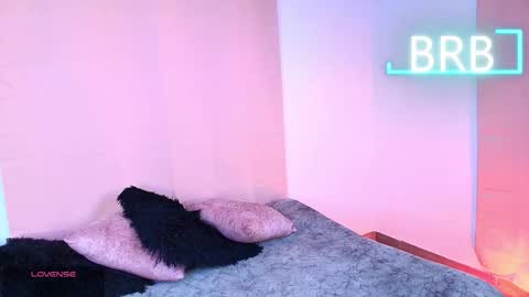 Jules and Gia online show from 01-13-26, 09:36