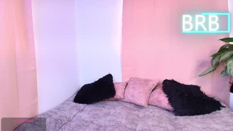 Jules and Gia online show from 02-16-26, 06:15