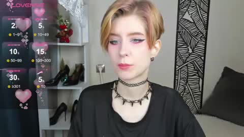 Snapshot of julescrown chatting on 12-13-24, 01:04 Jules online show from 12-13-24, 01:04