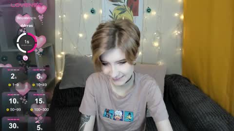 Snapshot of julescrown chatting on 12-30-24, 01:15 Jules online show from 12-30-24, 01:15