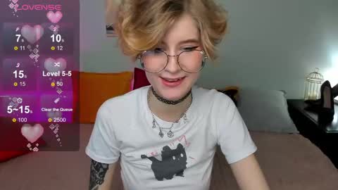 Snapshot of julescrown chatting on 02-27-25, 09:32 Jules online show from 02-27-25, 09:32