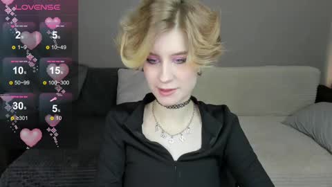 Snapshot of julescrown chatting on 03-02-25, 12:53 Jules online show from 03-02-25, 12:53