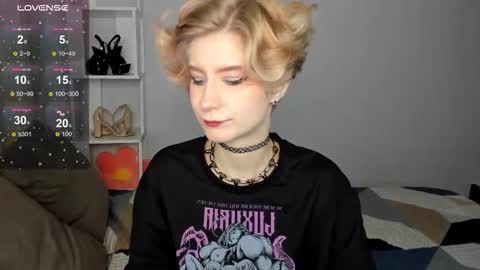 Snapshot of julescrown chatting on 09-24-25, 01:42 Jules online show from 09-24-25, 01:42