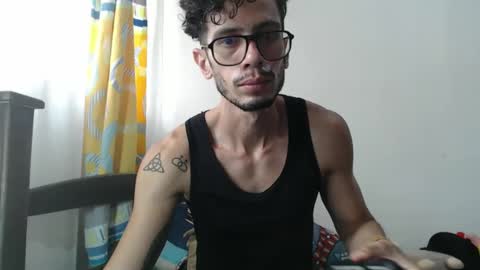 Snapshot of julfigo chatting on 02-17-25, 05:53 Julfigo online show from 02-17-25, 05:53