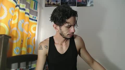 Snapshot of julfigo chatting on 02-21-25, 12:28 Julfigo online show from 02-21-25, 12:28