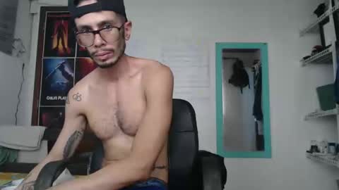 Snapshot of julfigo chatting on 03-11-25, 10:20 Julfigo online show from 03-11-25, 10:20