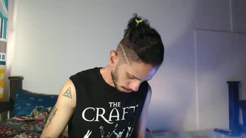 Snapshot of julfigo chatting on 10-15-25, 11:10 Julfigo online show from 10-15-25, 11:10