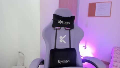 juli_santos_22 online show from 02-05-25, 05:31