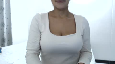 Snapshot of julia236 chatting on 07-21-26, 01:52 JULIA online show from 07-21-26, 01:52